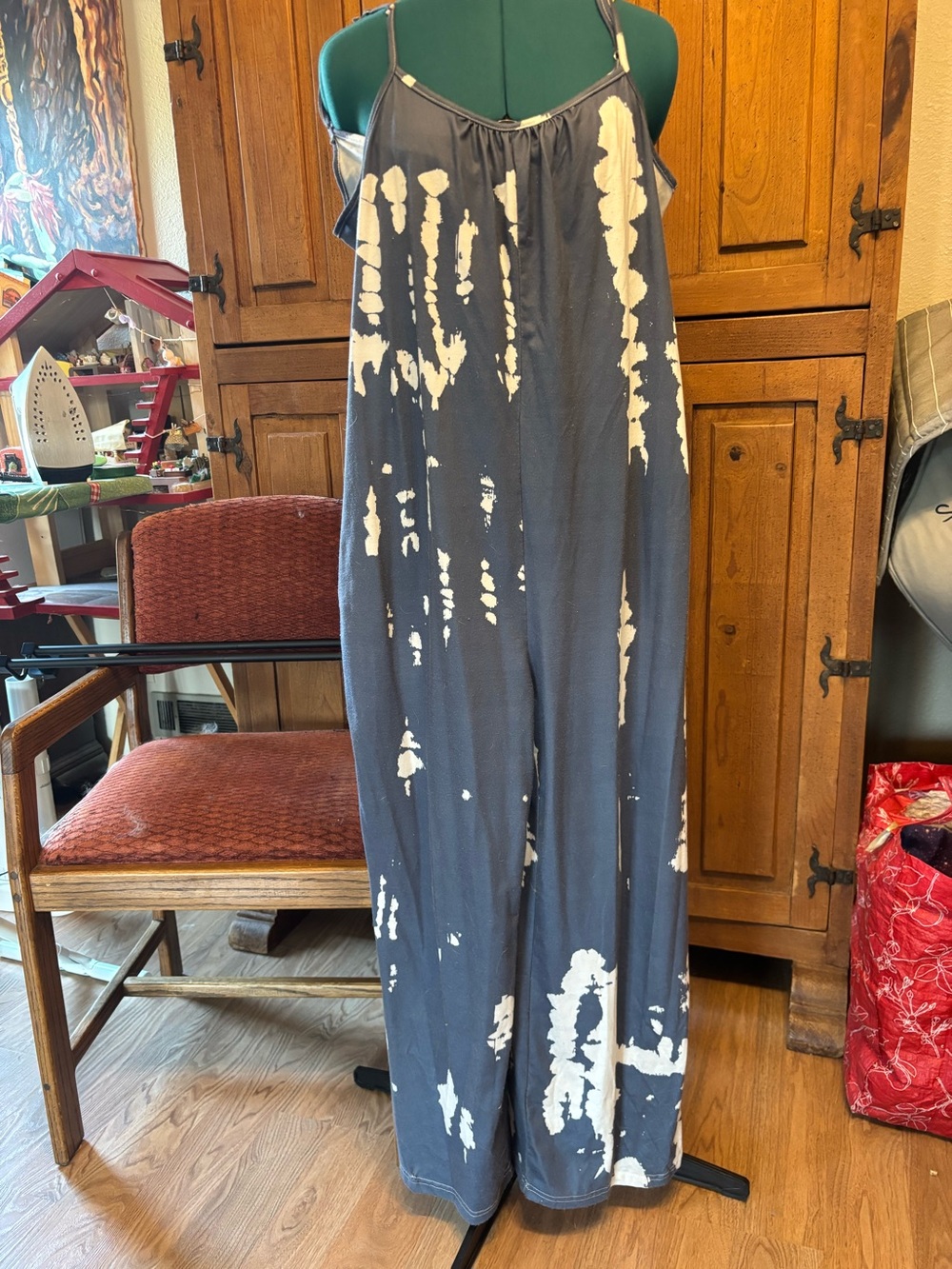 Sleeveless Tie-Dye jumpsuit in Slate Gray and White